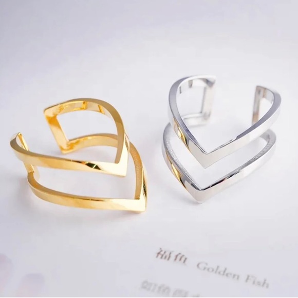 2 row 18k Gold chevron Ring stacking ring for her - Picture 6 of 6